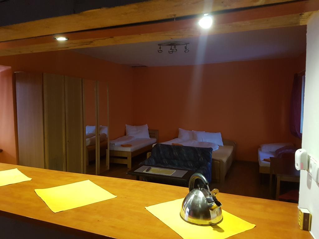 Hotel Koruna Rožnov pod Radhoštěm Exterior foto