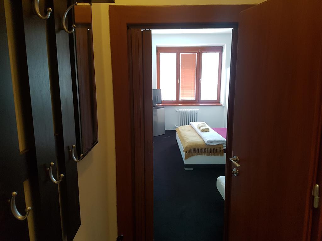 Hotel Koruna Rožnov pod Radhoštěm Exterior foto